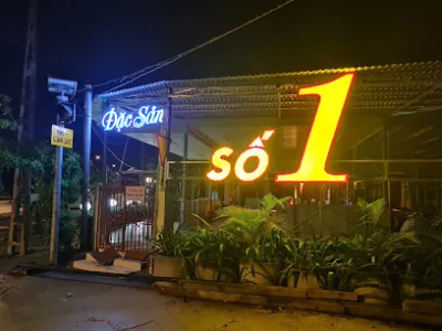 quán ăn đặc sản số 1 hội an (bánh ướt heo quay tân sửu) - nhà hàng