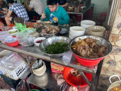 quán bún bò cô chi - quán ăn nhỏ