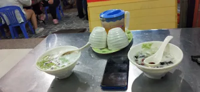 quán chè chị quyên - quán ăn nhỏ