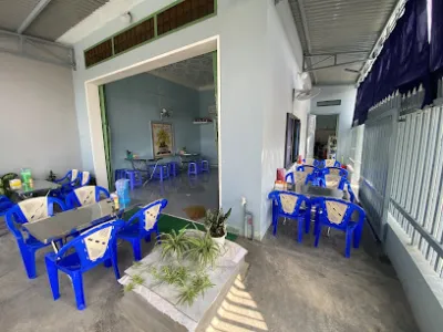 quan cơm binh dân - 5 hông - nhà hàng gia đình