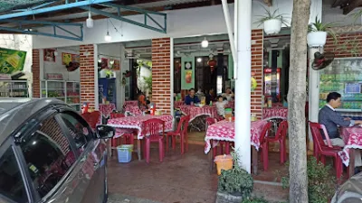 quán cơm bún thiên nga - quán ăn nhỏ