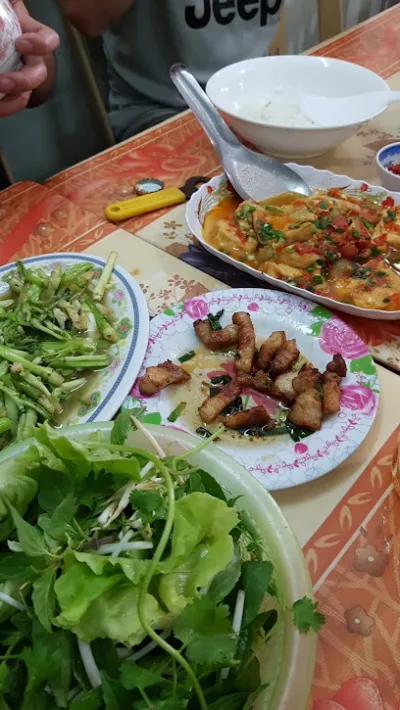 quán cơm hoàng long - quán ăn nhỏ