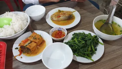 quán cơm hoàng quân - nhà hàng