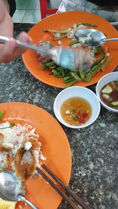 quán cơm huyền - nhà hàng