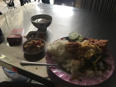 quan cơm ly na - nhà hàng