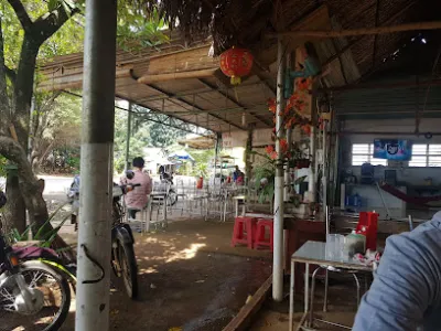 quán cơm quyên hiến - nhà hàng