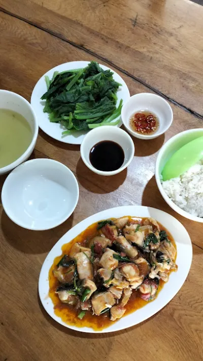 quán cơm xe tải - nhà hàng