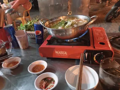 quán lẩu vịt nấu chao, vịt quay , heo quay - quán ăn nhỏ