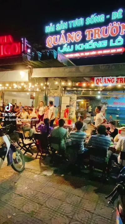 quán quảng trường - quán ăn nhỏ quán quảng trường - quán ăn nhỏ