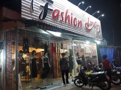 shop thời trang luxury - cửa hàng quần áo