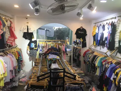 shop thời trang trẻ em - cửa hàng quần áo