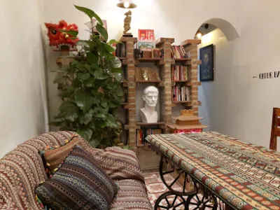 the shelter cafe - quán cà phê
