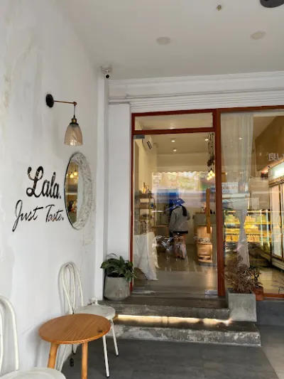 tiệm bánh lala - tiệm bánh