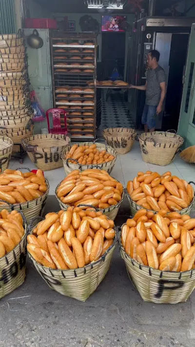 tiệm bánh mì phong - tiệm bánh