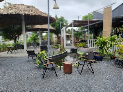 tiệm cà phê dưới tán lá - quán cà phê