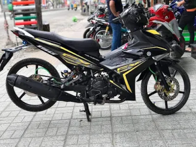 tiệm dán keo xe tùng - cửa hàng xe máy