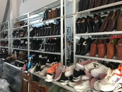 tiệm dép toàn tư - cửa hàng giày dép