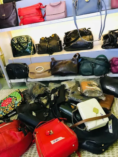 tiệm đồ si denny dang - cửa hàng giày dép