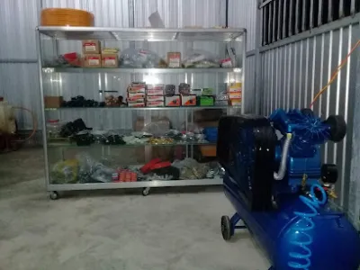 tiệm mua bán sửa chửa bình xịt máy , máy cắt cỏ , máy cưa cây quang tuyến - cửa hàng đồ gia dụng