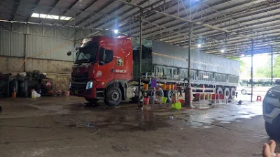 tiệm rửa xe đức hùng - bãi rửa xe ô tô