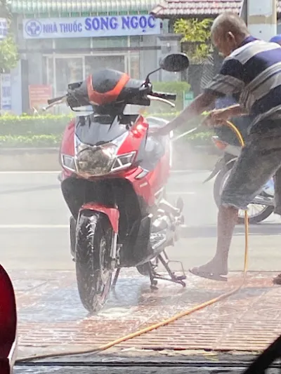 tiệm sửa xe bổng