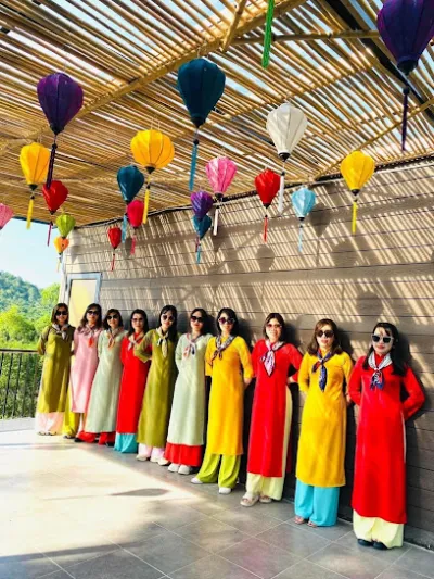 trang phục biểu diễn lê huệ - dịch vụ cho thuê trang phục trang phục biểu diễn lê huệ - dịch vụ cho thuê trang phục