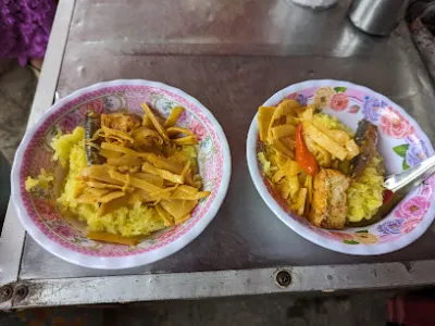 xôi măng cá - món ăn sáng của nhiều người ở kontum - nhà hàng ăn nhanh