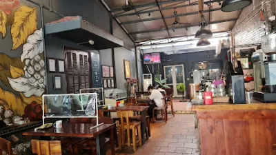 xưởng cà phê 100 nguyên chất - quán cà phê