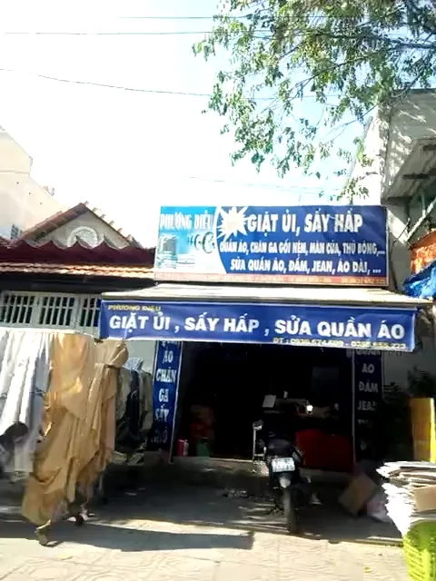 chuyên giặt ủi quần áo, sấy hấp sửa quần áo