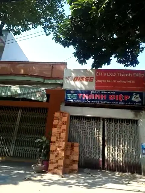 cửa hàng vật liệu xây dựng