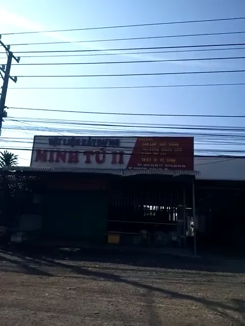 cửa hàng vật liệu xây dựng