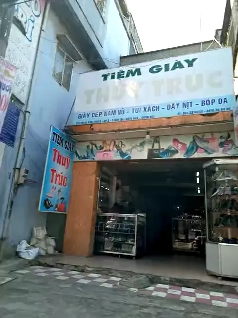 tiệm giày, giày dép nam nữ, túi xách, dây nịt, bóp da