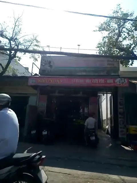 Địa điểm, cửa hàng tiệm hớt tóc Địa điểm, cửa hàng tiệm hớt tóc