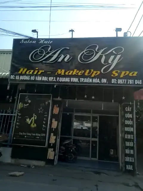 Địa điểm, cửa hàng tiệm hớt tóc Địa điểm, cửa hàng tiệm hớt tóc