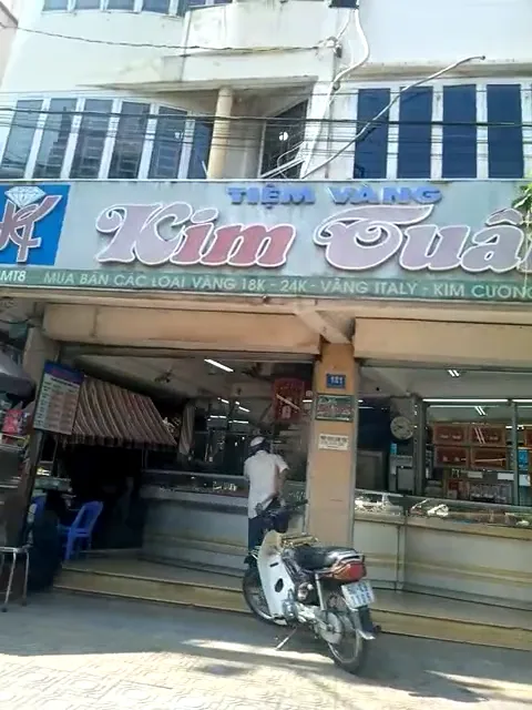 tiệm trang sức