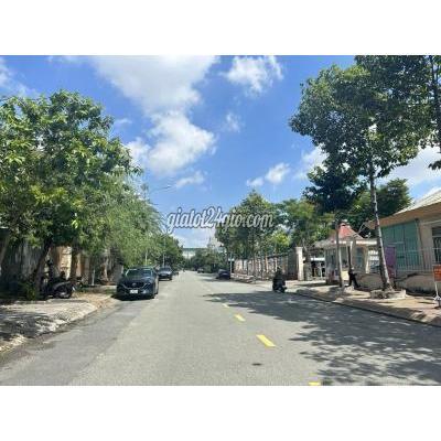 Mua Bán Đất Thành Phố Dĩ An - Bình Dương Bán Lô Đất Mt Đường Số 4, Tp. Dĩ An: 5 X 24, Giá 6,7 Tỷ Mua Bán Đất Thành Phố Dĩ An - Bình Dương Bán Lô Đất Mt Đường Số 4, Tp. Dĩ An: 5 X 24, Giá 6,7 Tỷ