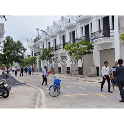Mua Bán Nhà Ở Thành Phố Dĩ An - Bình Dương Bán Nhà Phố Liền Kề, Biệt Thự, Cách Vincom Plaza 15p, Sổ Sẵn. Mua Bán Nhà Ở Thành Phố Dĩ An - Bình Dương Bán Nhà Phố Liền Kề, Biệt Thự, Cách Vincom Plaza 15p, Sổ Sẵn.