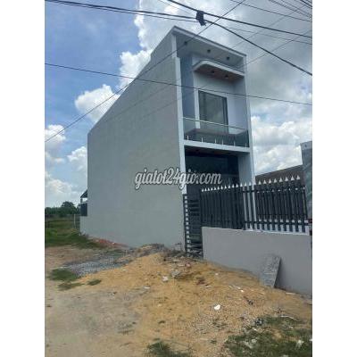 bán nhà - đức hòa - long an | nha 1tret1 lau nha moi xay xong . dat tho cu 100%. ...