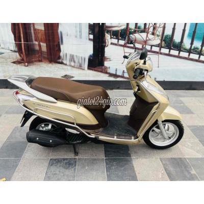 Xe Máy Quận Thanh Xuân - Hà Nội Lead 125 Mầu Vàng Cát Xe Đi Đúng 1van200 Km ! Xe Máy Quận Thanh Xuân - Hà Nội Lead 125 Mầu Vàng Cát Xe Đi Đúng 1van200 Km !