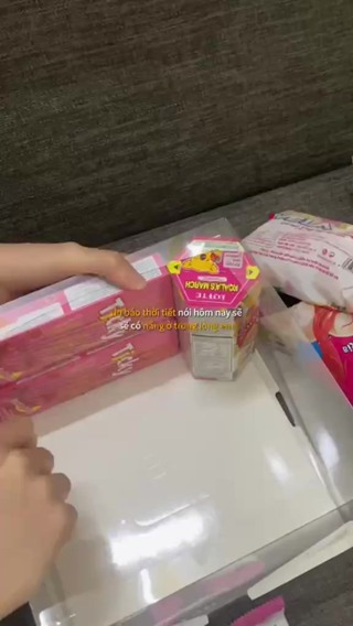 Bánh Kẹo Màu Hồng / Thế Giới Đồ Ăn Vặt Màu Hồng, Kẹo Gấu Dâu Losto...