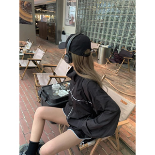 Set đồ nữ áo khoác gió kèm quần đùi chất liệu đũi gió phong cách t...