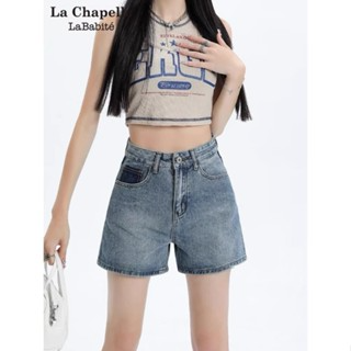 Quần Short Jeans Nữ , Quần Đùi Nữ Chất Liệu Denim Thiết Kế Điểm Ha...