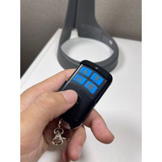 (RẺ NHẤT) Điều khiển cửa cuốn MÃ GẠT 433mhz chống nước, kèm pin....