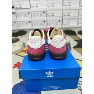 Giày thể thao samba vegan hồng đậm dây ren.HOT trend 2024...