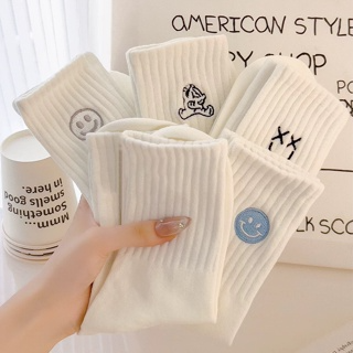 Tất vớ nam nữ màu trắng họa tiết thêu nhỏ xinh đơn giản nhẹ nhàng,...
