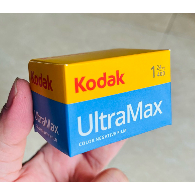 Kodak Ultramax 400 24EXP date 12/2025 film 35mm...