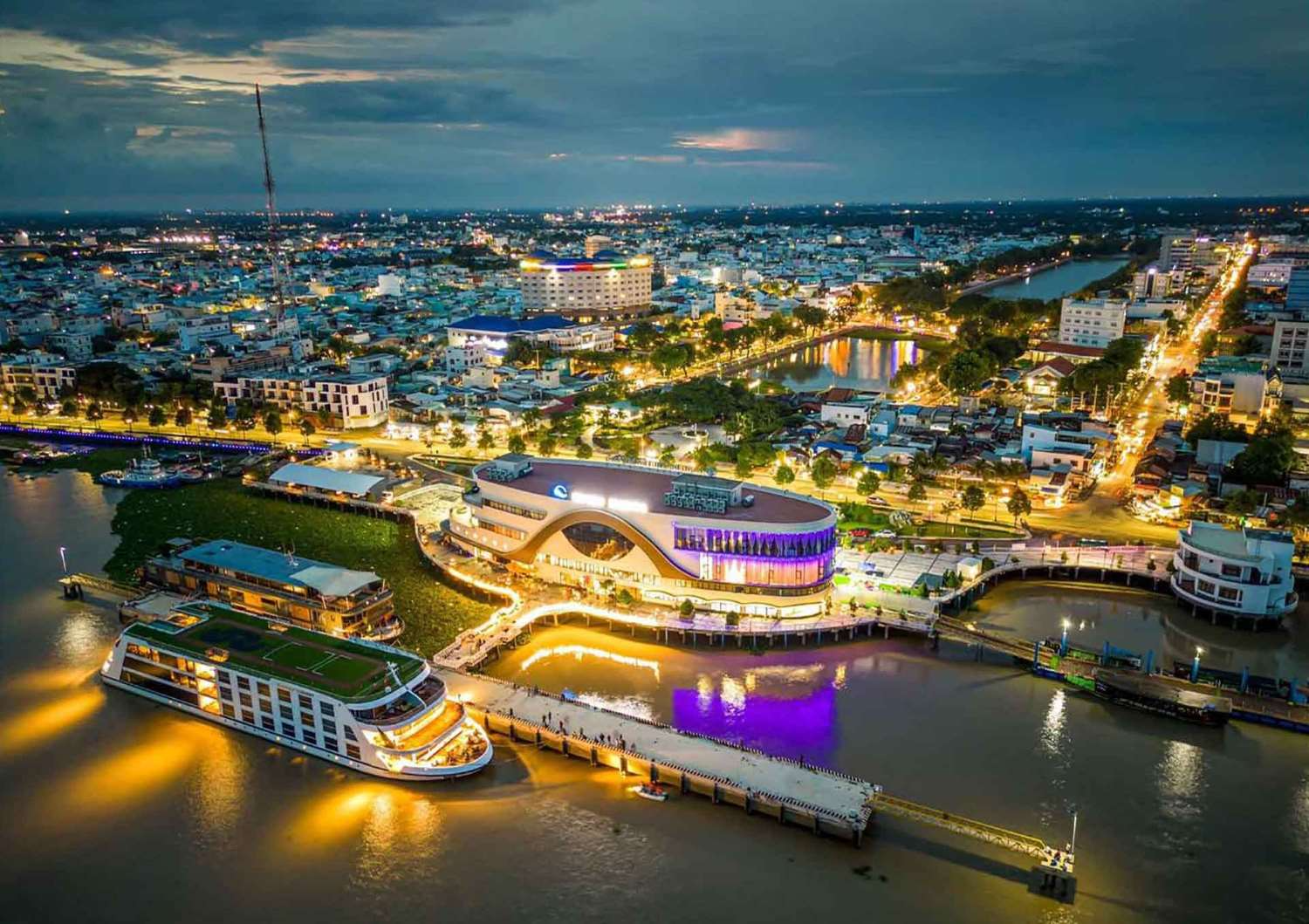 Tìm Hiểu Ngay Top 10 Công Ty Du Lịc...