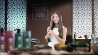 Dầu gội dược liệu Nguyên Xuân xanh - Hỗ trợ phục hồi tóc hư tổn ch...