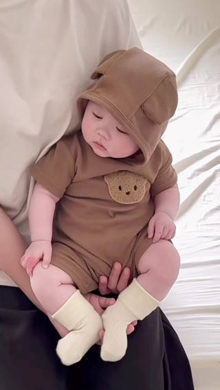 Bộ body cho bé trai, bé gái Đính Gấu dễ thương, Bodysuit cho bé ch... Bộ body cho bé trai, bé gái Đính Gấu dễ thương, Bodysuit cho bé ch...