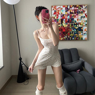 Jumpsuit hoa nhí nữ, bodysuit set áo liền quần MYA hở lưng ôm sát ... Jumpsuit hoa nhí nữ, bodysuit set áo liền quần MYA hở lưng ôm sát ...